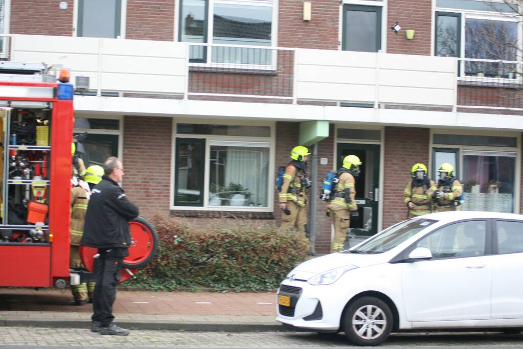 Woningen uit voorzorg ontruimd na gaslucht