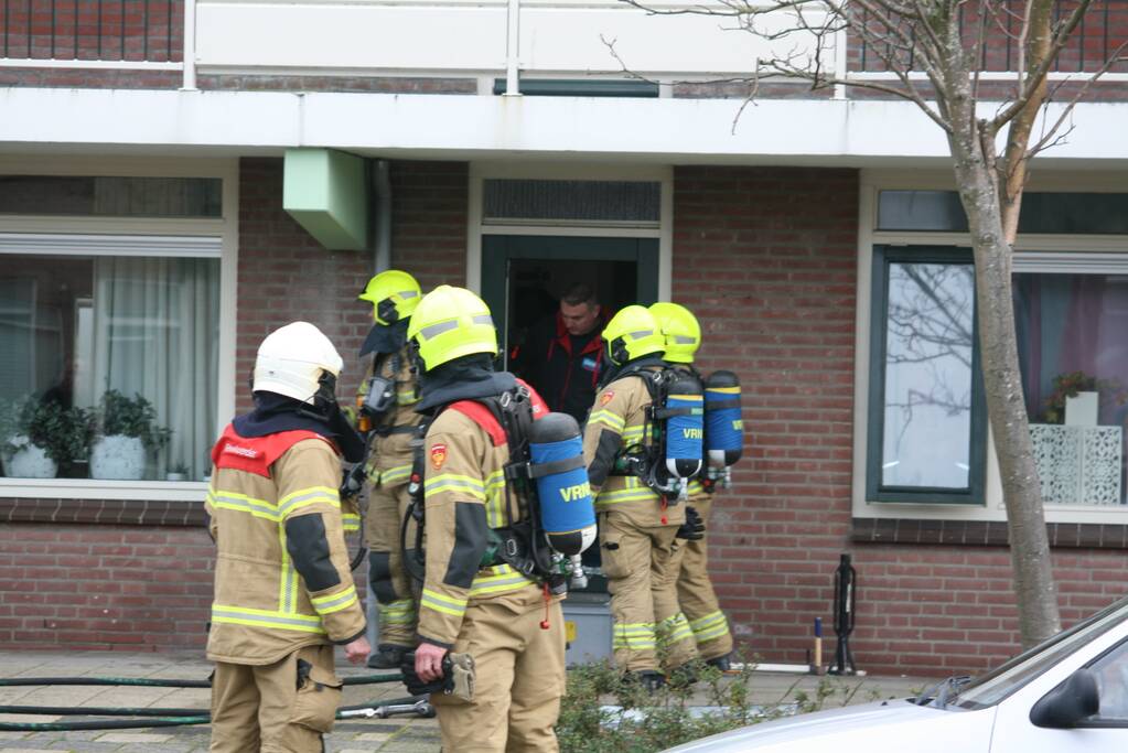 Woningen uit voorzorg ontruimd na gaslucht