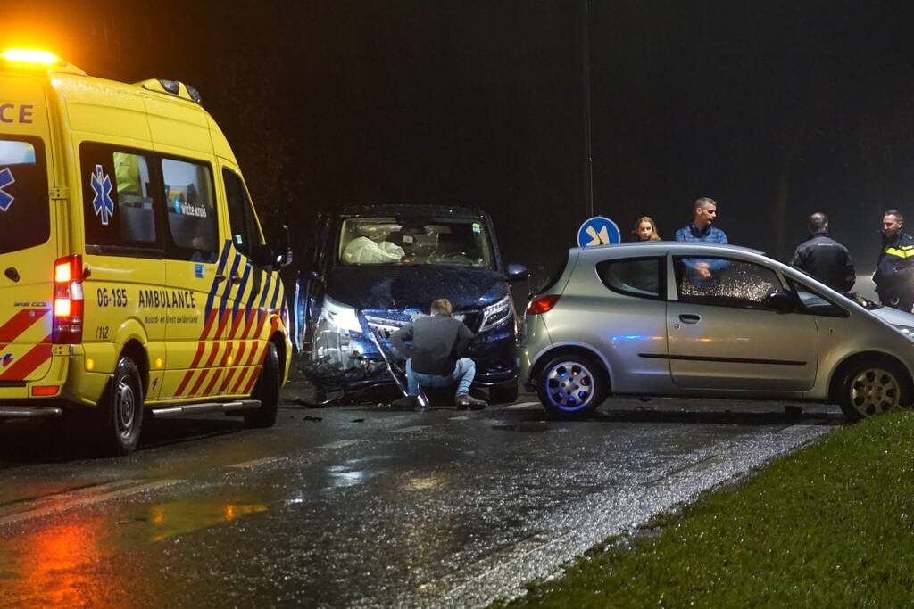 Flinke schade bij ongeval op kruising