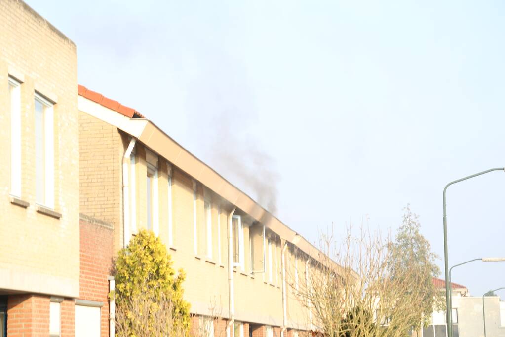 Brand in badkamer van woning