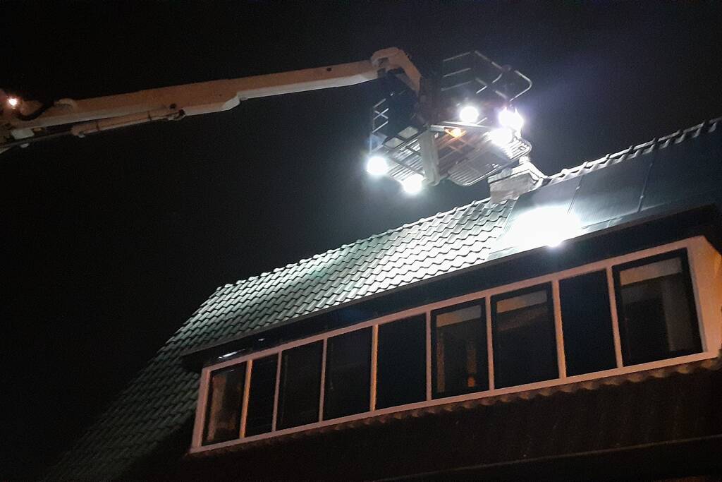 Brand in schoorsteen van woning