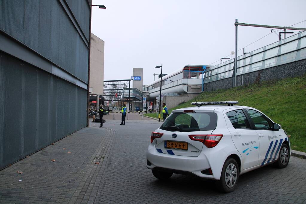 Politie aanwezig door overval op T-Mobile