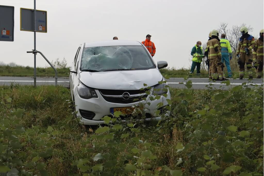 Traumahelikopter landt voor zwaargewond persoon