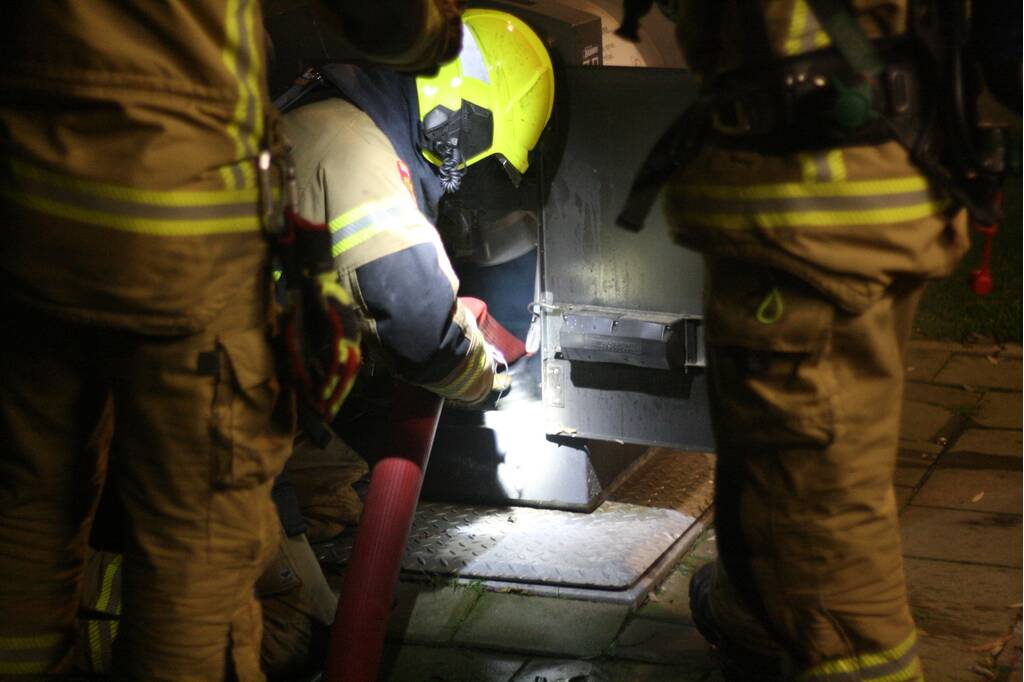 Brand in container snel geblust