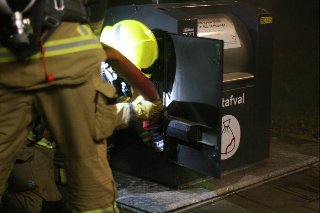 Brand in container snel geblust