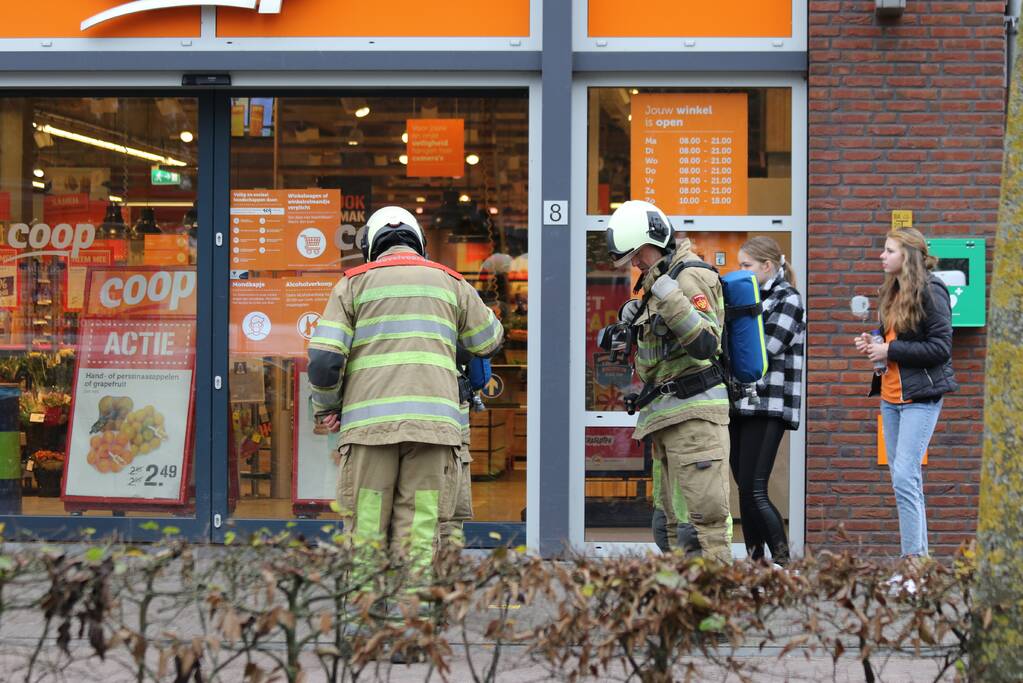 Supermarkt Coop ontruimd wegens vreemde lucht