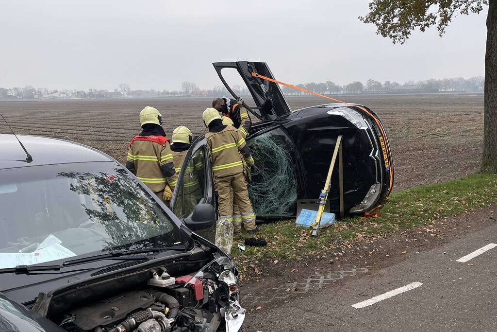 Pieten in botsing met bestelwagen op kruising