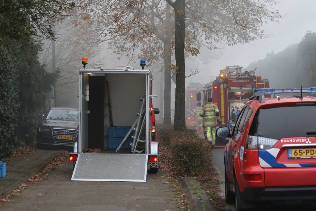 Grote brand in woonhuis met rieten kap