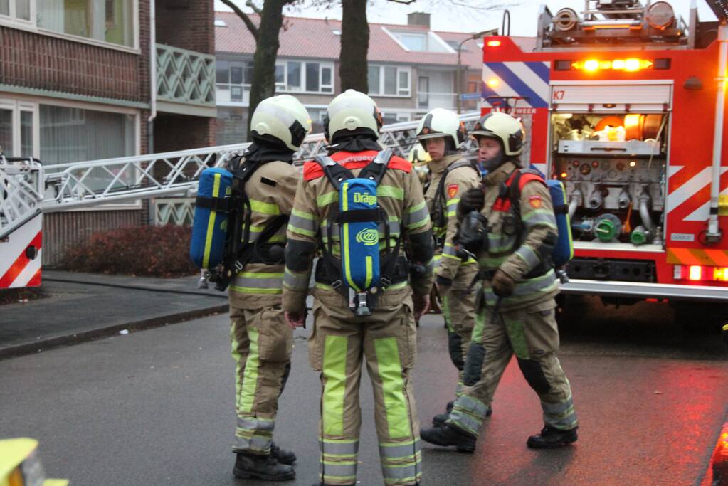 Brand in een trappenhuis van flatgebouw
