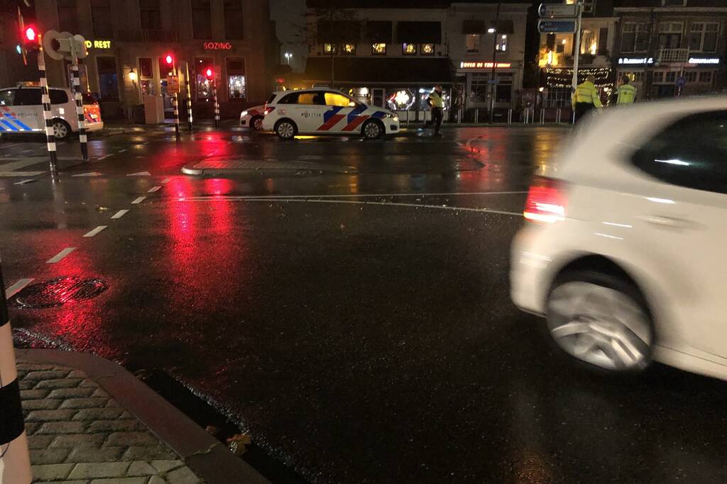 Flinke schade na botsing tussen stadsbus en personenauto
