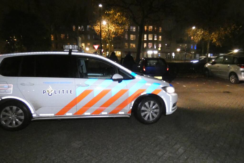 Automobilist verliest macht over het stuur en belandt in vangrail