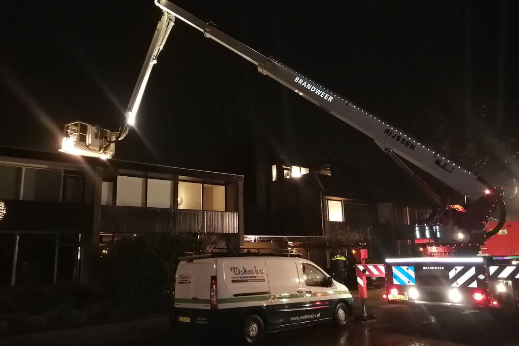 Brand in schoorsteen van woning