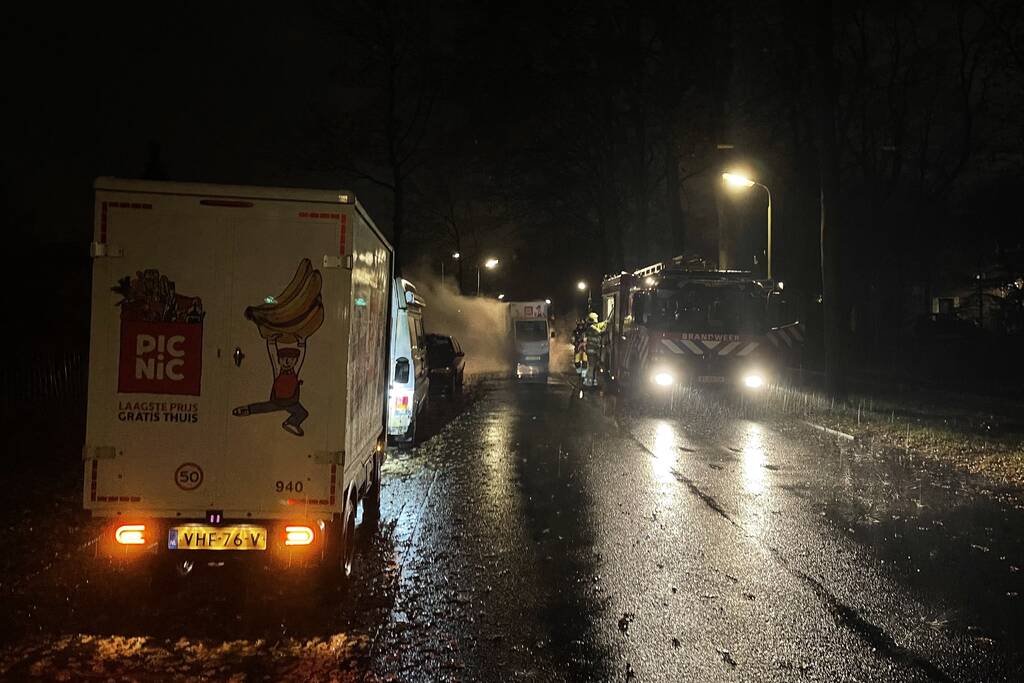 Brand in bezorgauto van Picnic