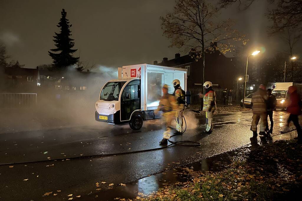 Brand in bezorgauto van Picnic