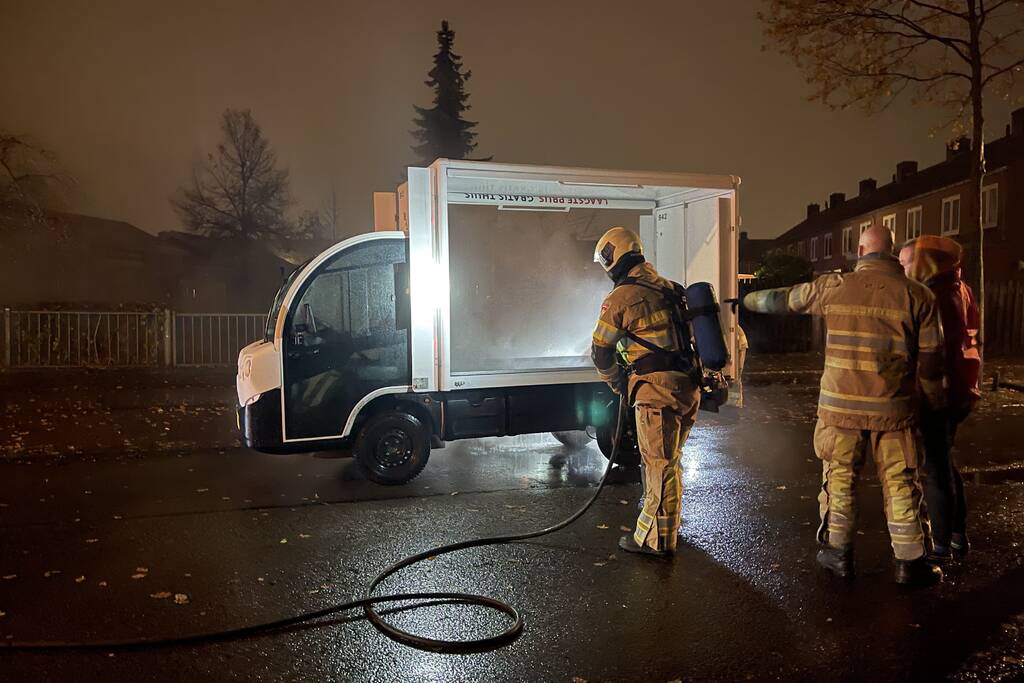 Brand in bezorgauto van Picnic