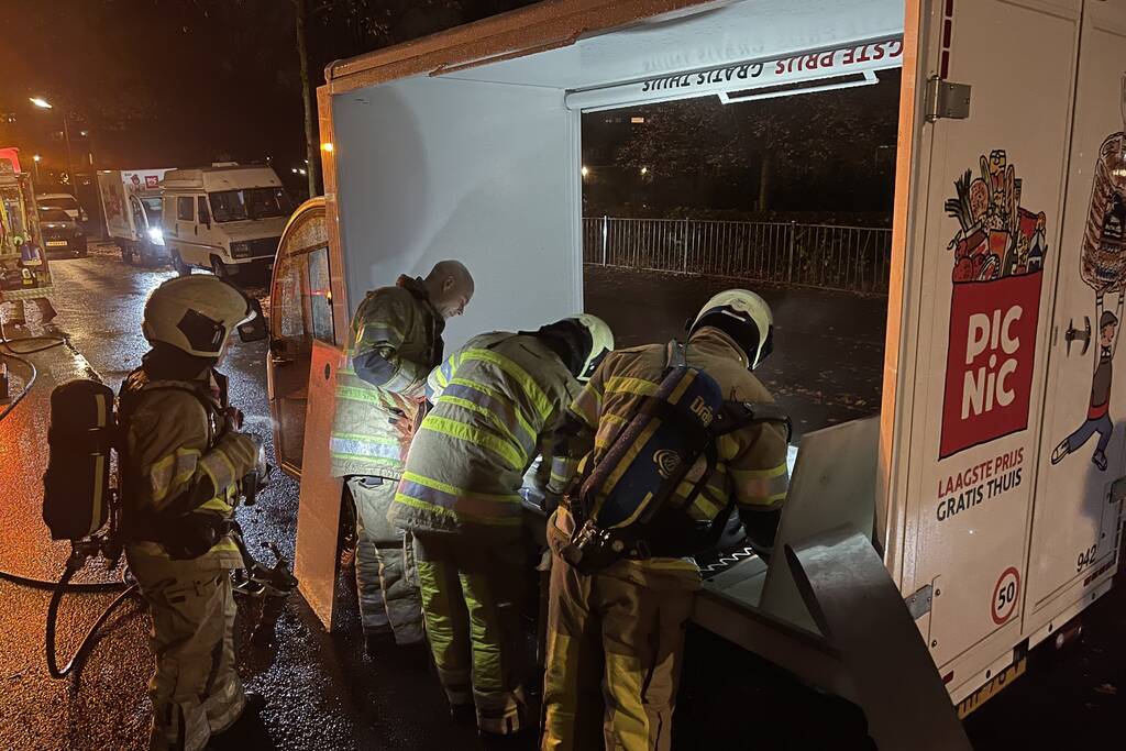 Brand in bezorgauto van Picnic