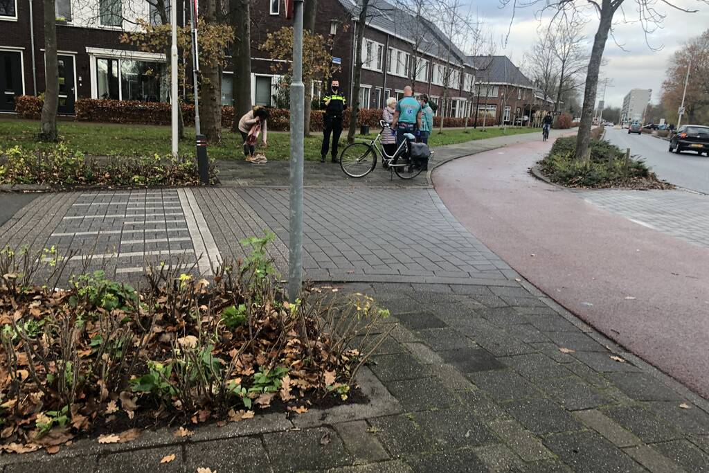 Fietsster gewond bij botsing met bestelbus