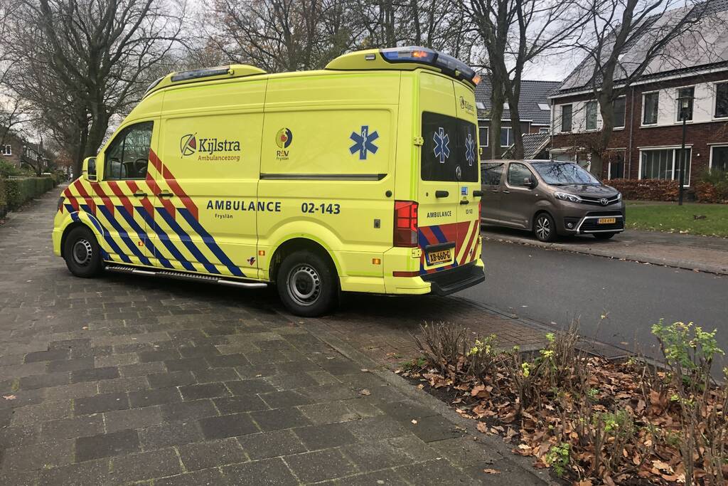 Fietsster gewond bij botsing met bestelbus