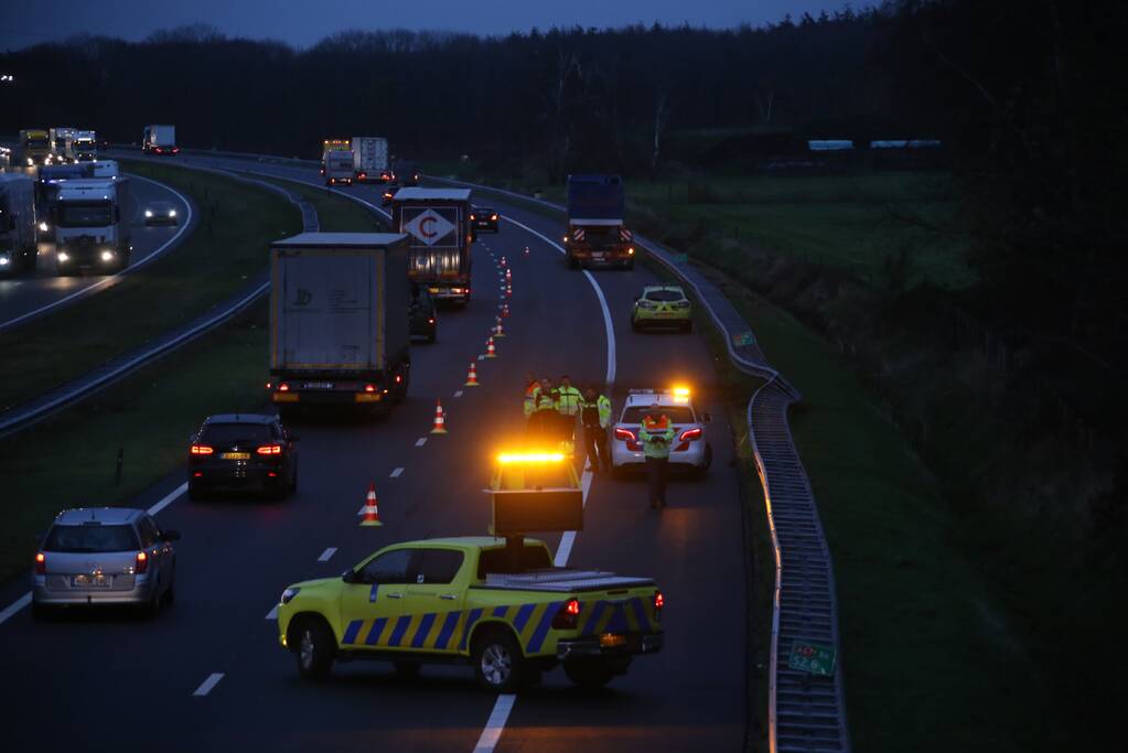 Ongeval tussen busje en vrachtwagen