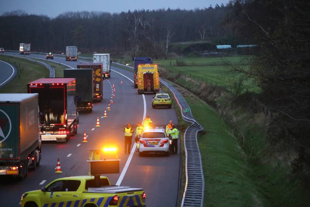 Ongeval tussen busje en vrachtwagen