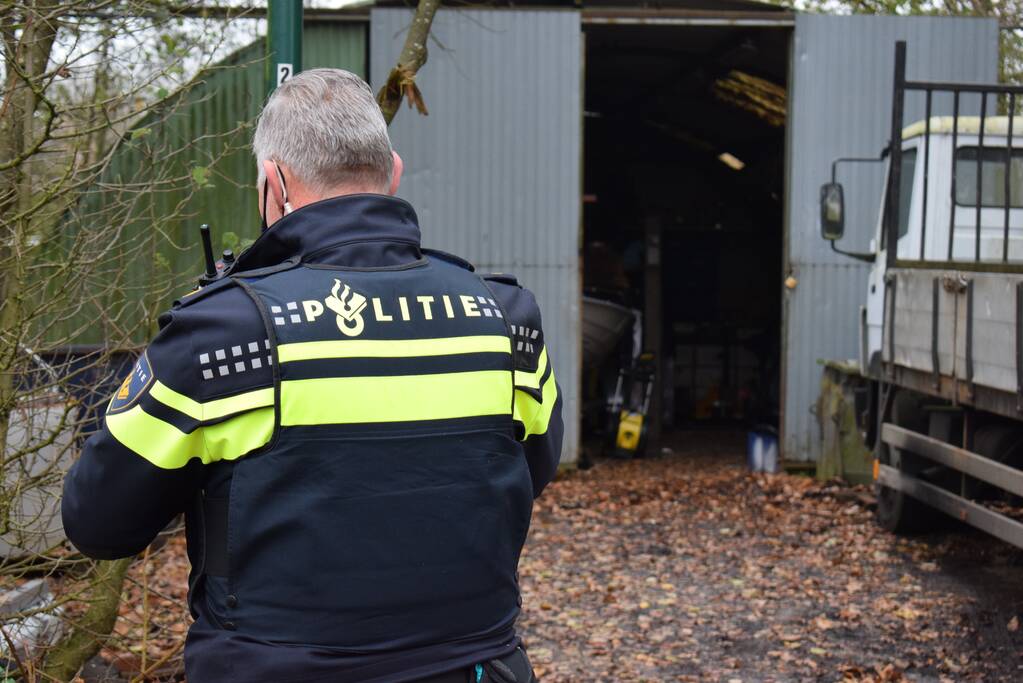 Politie vindt ondergrondse container met hennepkwekerij