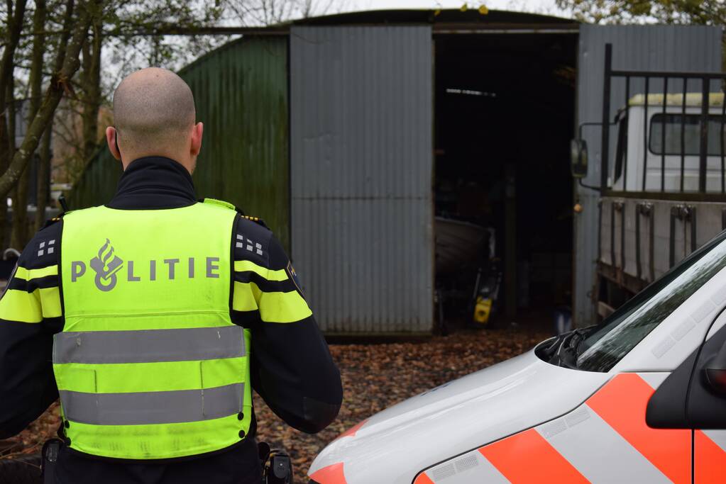 Politie vindt ondergrondse container met hennepkwekerij