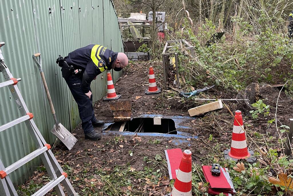 Politie vindt ondergrondse container met hennepkwekerij