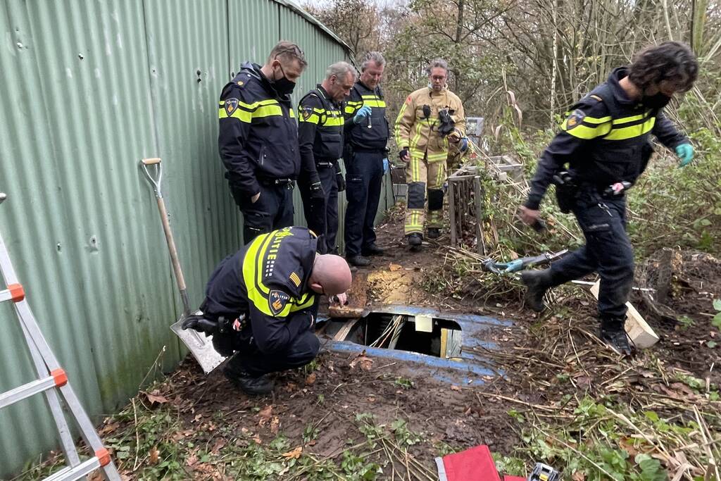 Politie vindt ondergrondse container met hennepkwekerij