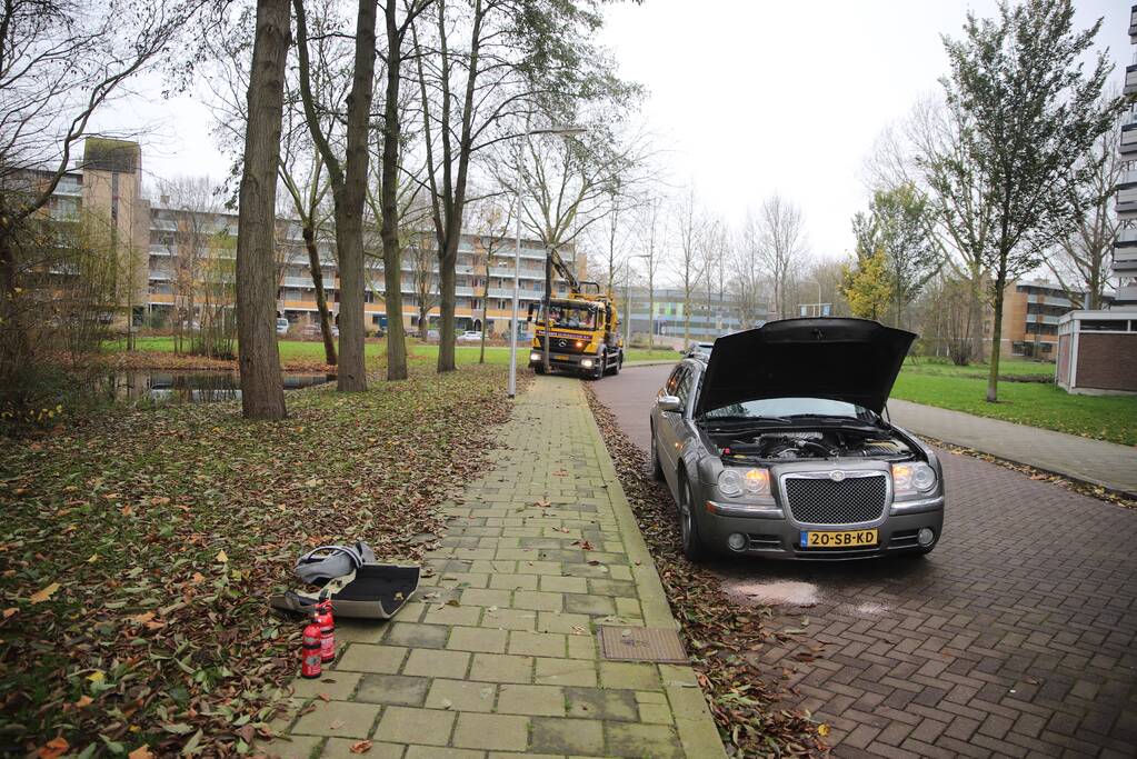 Brand na bijvullen olietank auto