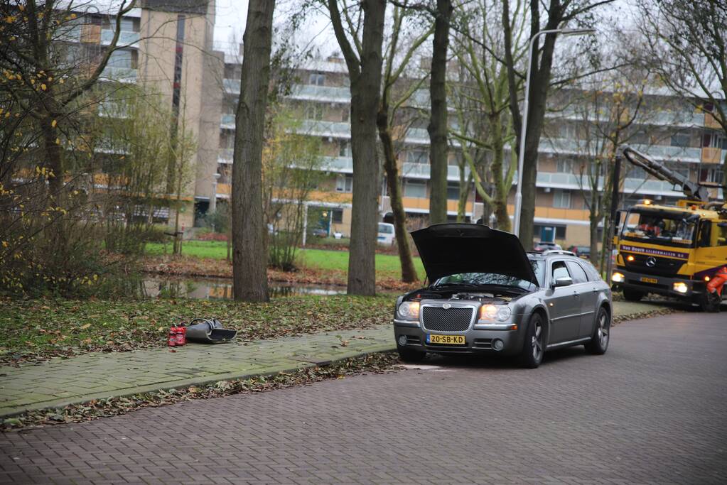 Brand na bijvullen olietank auto