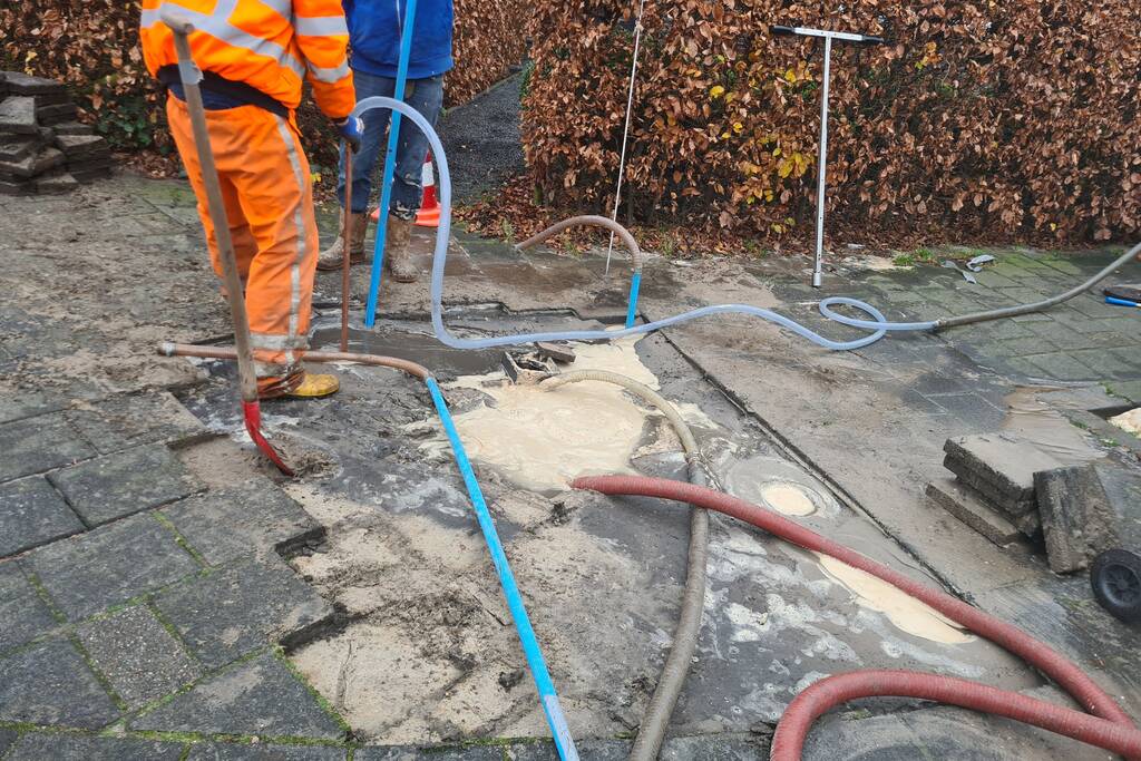 Waterleiding geraakt bij werkzaamheden