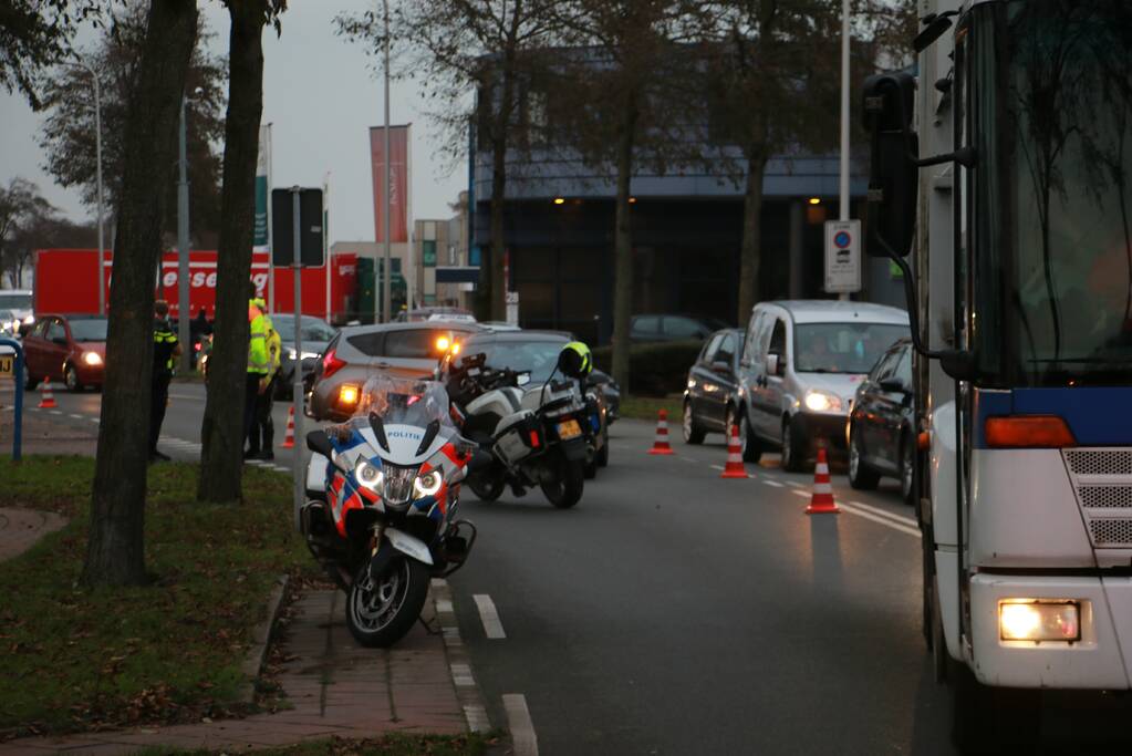 Wiel van auto breekt af na aanrijding