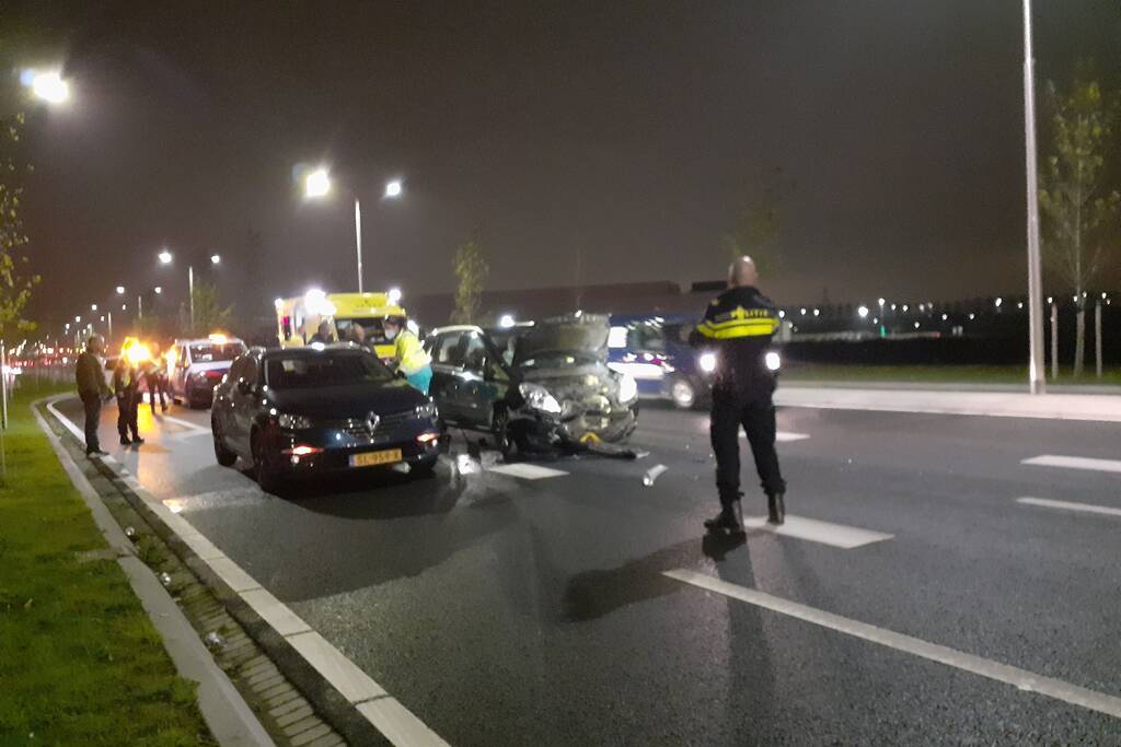 Gewonde bij aanrijding tussen twee auto's