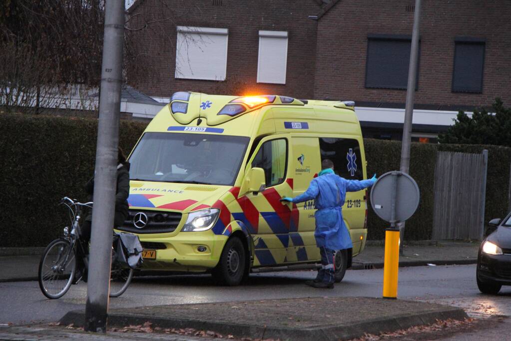 Fietser aangereden op rotonde Maaspoort