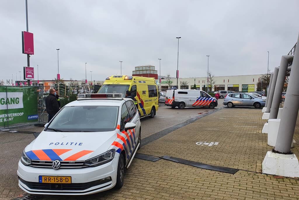 Man (62) gewond na ruzie bij bouwmarkt Gamma