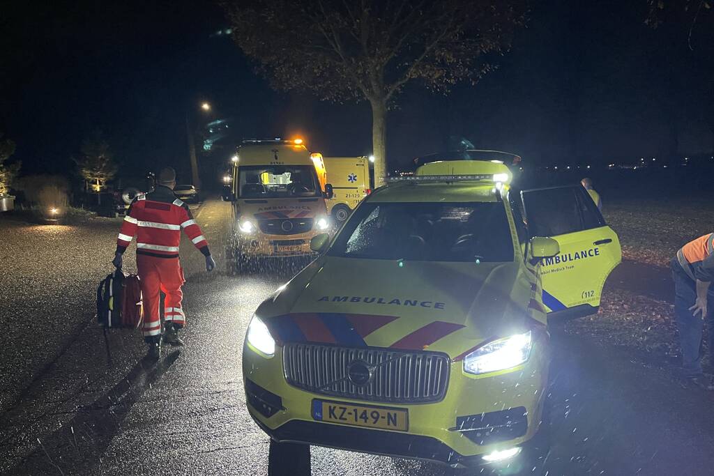 Twee gewonden bij zware aanrijding tussen scooter en fiets