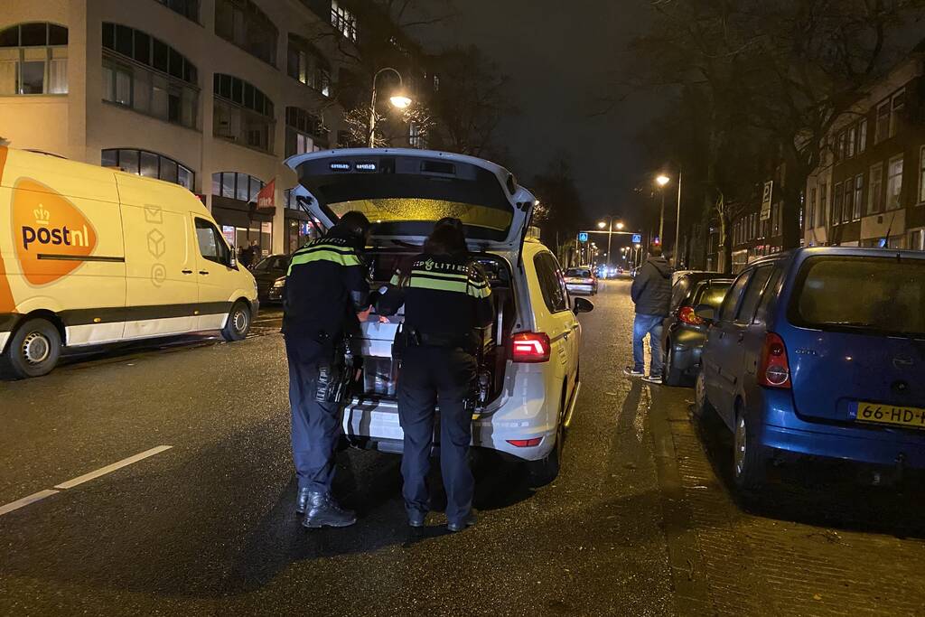 Flinke schade na botsing tussen scooter en auto