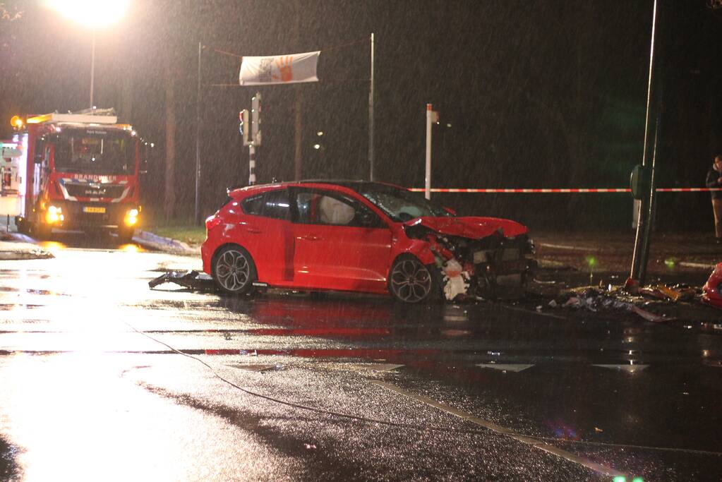 Fikse schade bij botsing tussen twee wagens