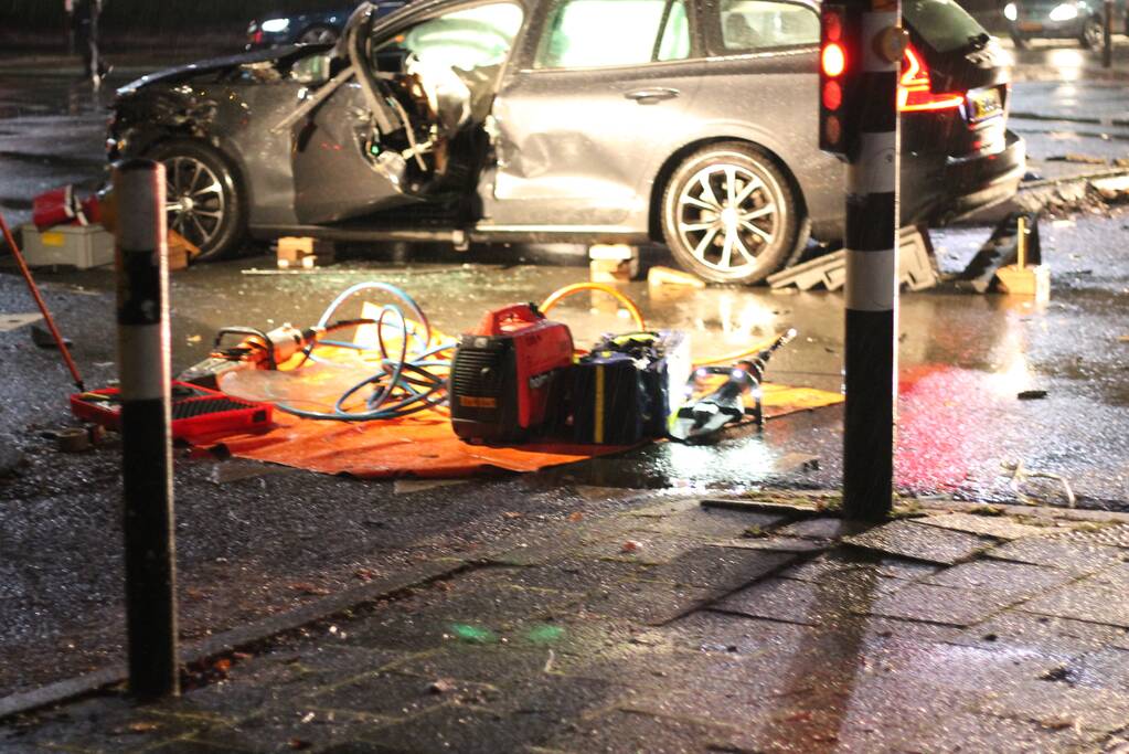 Fikse schade bij botsing tussen twee wagens