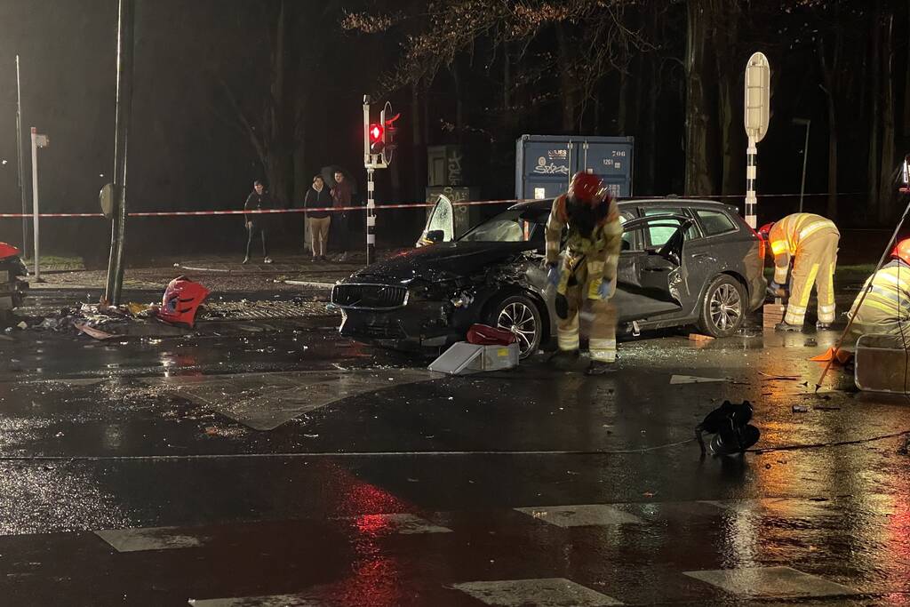 Fikse schade bij botsing tussen twee wagens