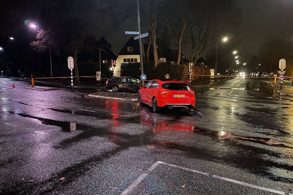 Fikse schade bij botsing tussen twee wagens