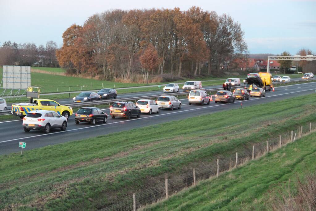 Kettingbotsing tussen drie voertuigen