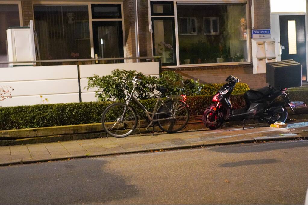 Fietser en bezorger met elkaar in botsing