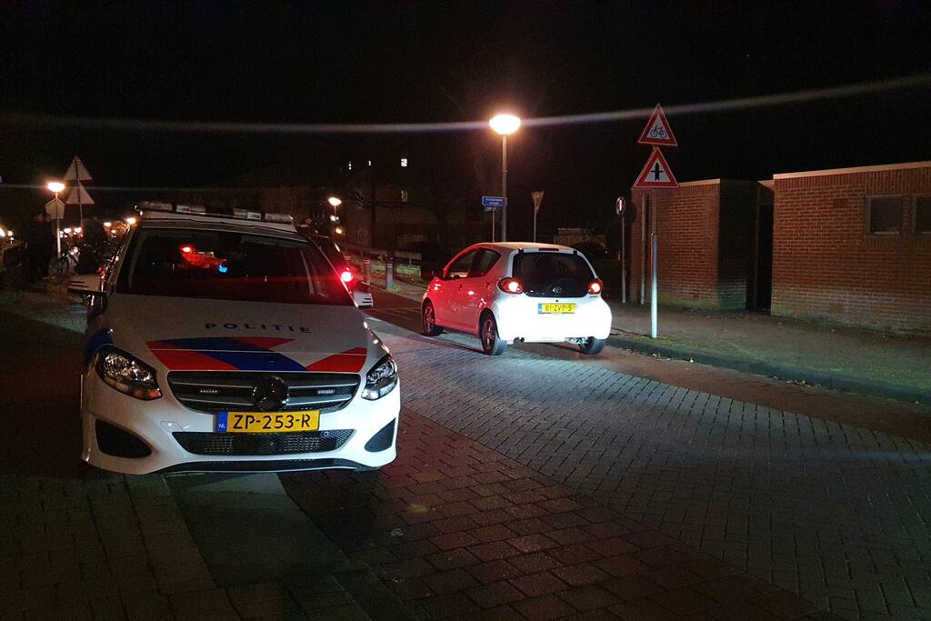 Automobilist rijdt man op step aan
