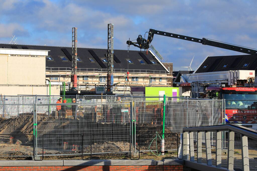 Persoon gewond bij val in drie meter diepe bouwput