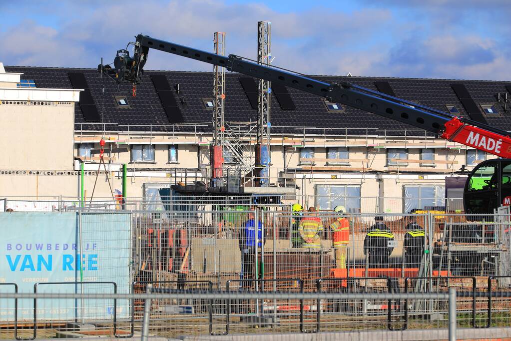Persoon gewond bij val in drie meter diepe bouwput