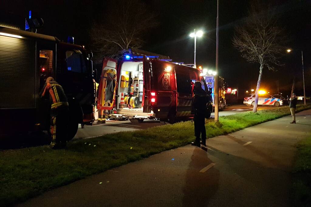 Auto raakt van de weg en belandt in de greppel
