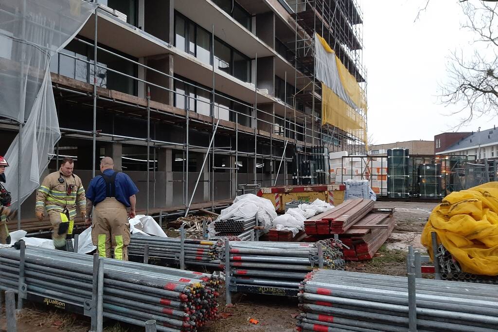 Buitenbrand bouwplaats snel onder controle