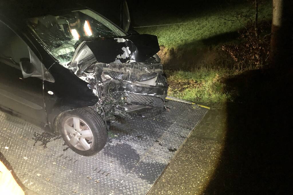 Meerdere voertuigen raken van dezelfde weg