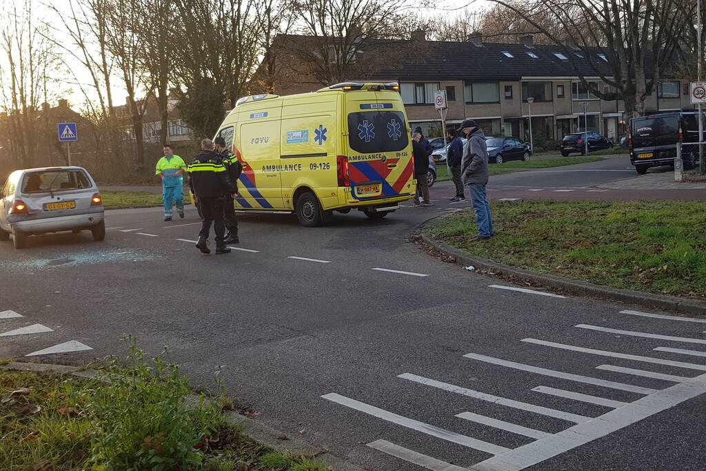 Flinke deuk door ongeval tussen bestelbus en personenauto